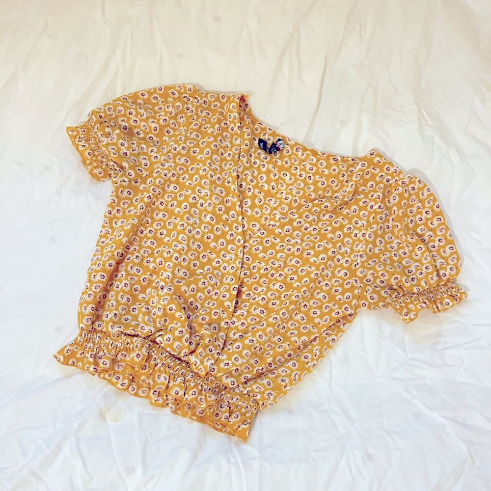 Cropped flower blouse